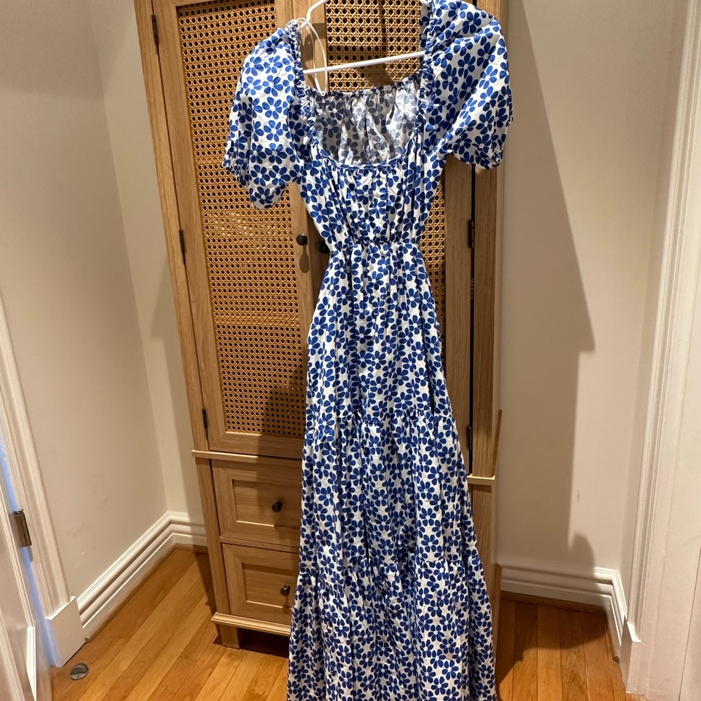 Blue and white floral cut out maxi dress - open back